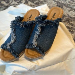 Minnetonka slide shoes